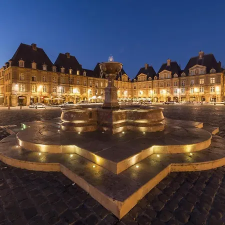 Budget Downtown With Parking