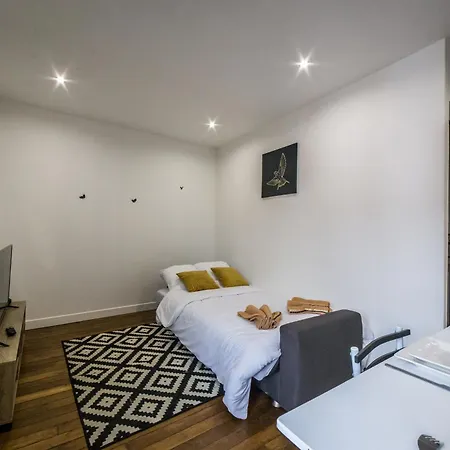 Budget Downtown With Parking * Charleville-Mézières