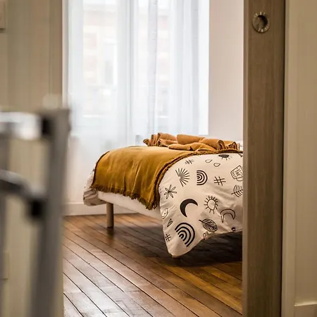 Apartament Budget Downtown With Parking Charleville-Mézières