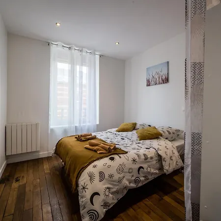 Apartament Budget Downtown With Parking Charleville-Mézières