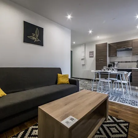 Budget Downtown With Parking *